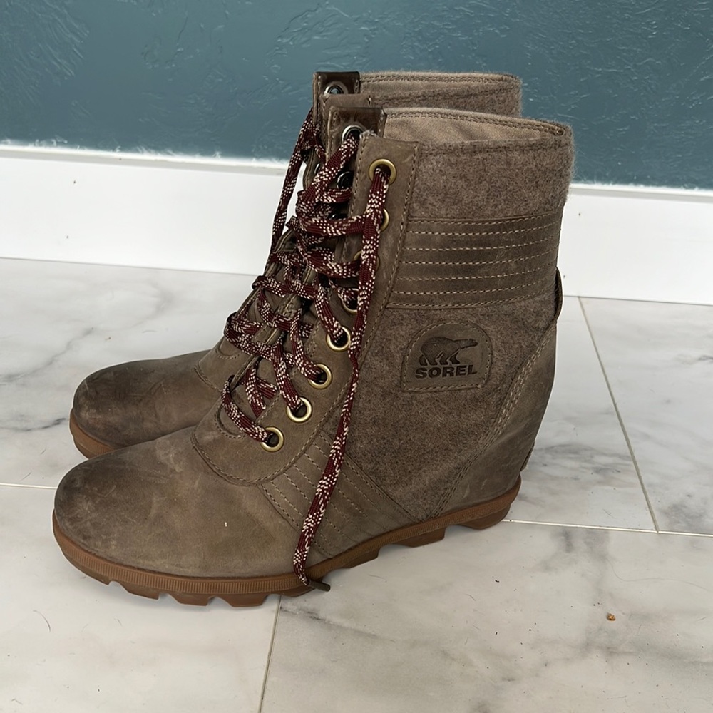 Lexie Sorel Wedge Khaki 9.5 Women Good Condition